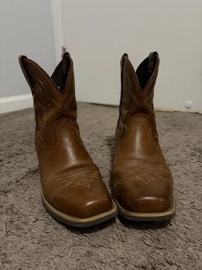 JUSTIN GYPSY WOMEN'S 7" CHELLIE TAN COWGIRL BOOTS - SQUARE TOE
